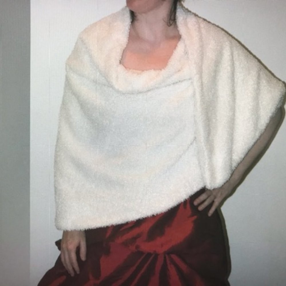 Perfect Wedding Gown Cape or anniversary night out Curly Fleece Cape - Picture 4 of 5